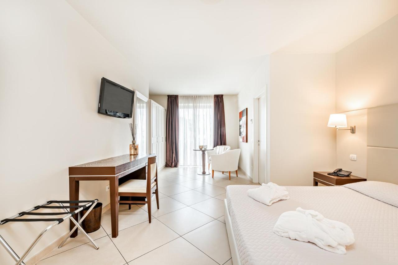 Hotel & Residence Exclusive Marina Di Carrara Εξωτερικό φωτογραφία