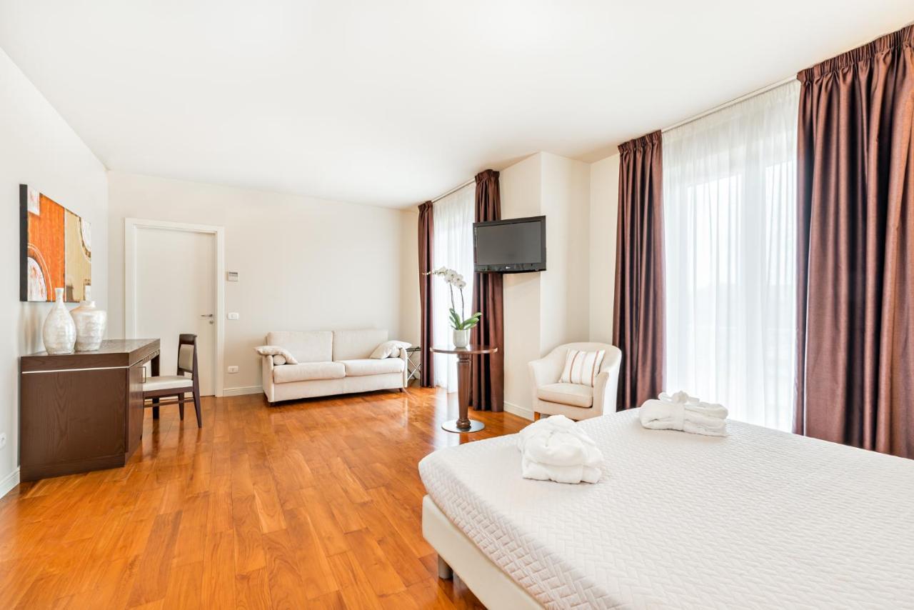 Hotel & Residence Exclusive Marina Di Carrara Εξωτερικό φωτογραφία