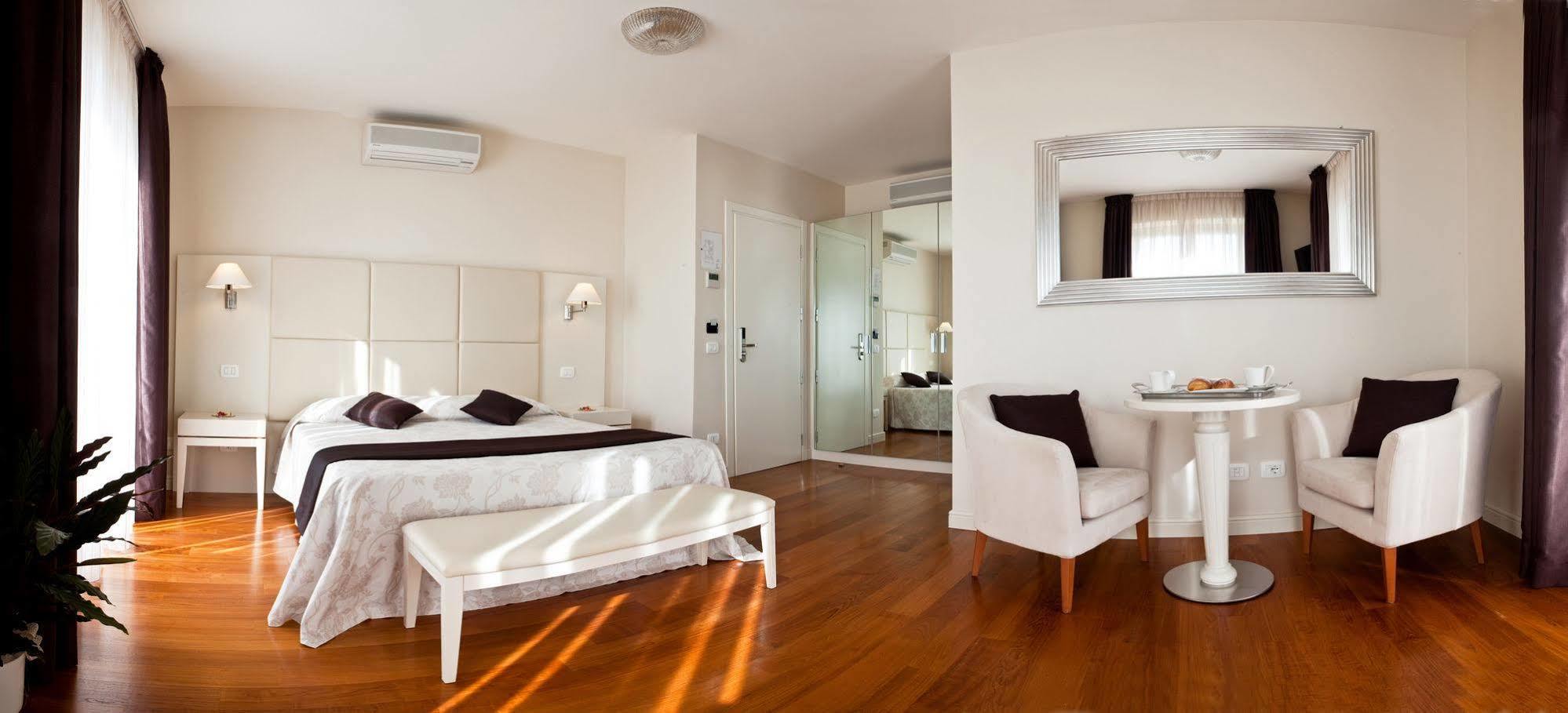 Hotel & Residence Exclusive Marina Di Carrara Εξωτερικό φωτογραφία
