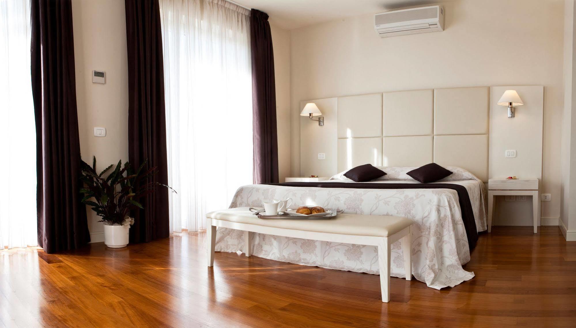 Hotel & Residence Exclusive Marina Di Carrara Εξωτερικό φωτογραφία